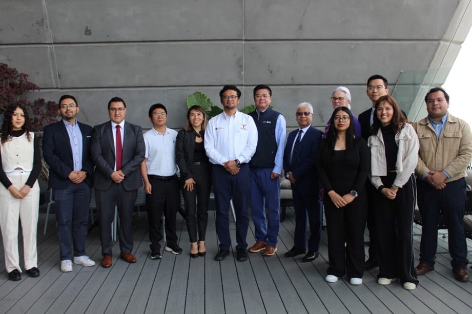 SDE-025-2025.-Sostienen reunión estratégica SEDENER y directivos del Parque Eólico “Huizache”