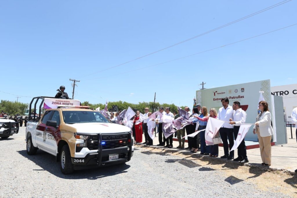 184-2025.-Entrega gobernador de Tamaulipas nuevos vehículos para seguridad pública (10) (1)