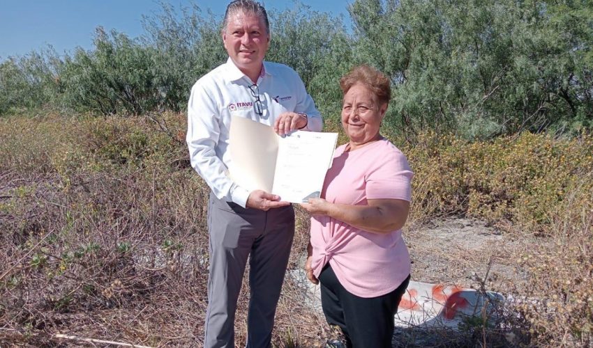 IVU-038-2025.-Cumple-ITAVU-compromiso-de-brindar-certeza-juridica-a-mas-familias-4-850x500