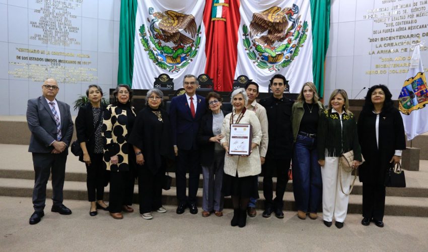309-2025.-Entrega-gobernador-Medalla-al-Merito-Luis-Garcia-de-Arellano-a-Cecilia-Imelda-Lugo-Cruz-1-850x500