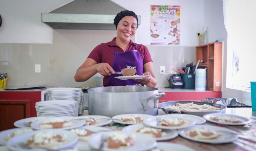 DIF-005-2026.-DIF-Tamaulipas-entrega-estimulos-a-voluntarios-de-Desayunos-y-Comedores-Comunitarios-1-850x500