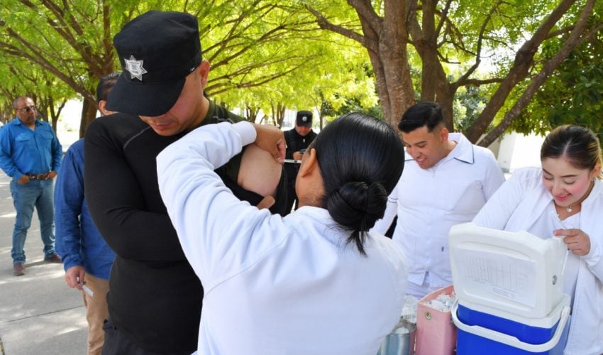 SSP-045-2026.-SSPT-e-ISSSTE-realizan-campana-de-vacunacion-en-Complejo-Estatal-de-Seguridad-Publica-3-850x500