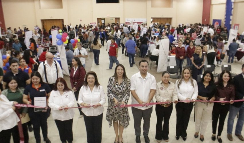 STR-046-2026.-Feria-del-Empleo-para-Mujeres-en-Nuevo-Laredo-fortalecio-la-vinculacion-laboral-6-850x500