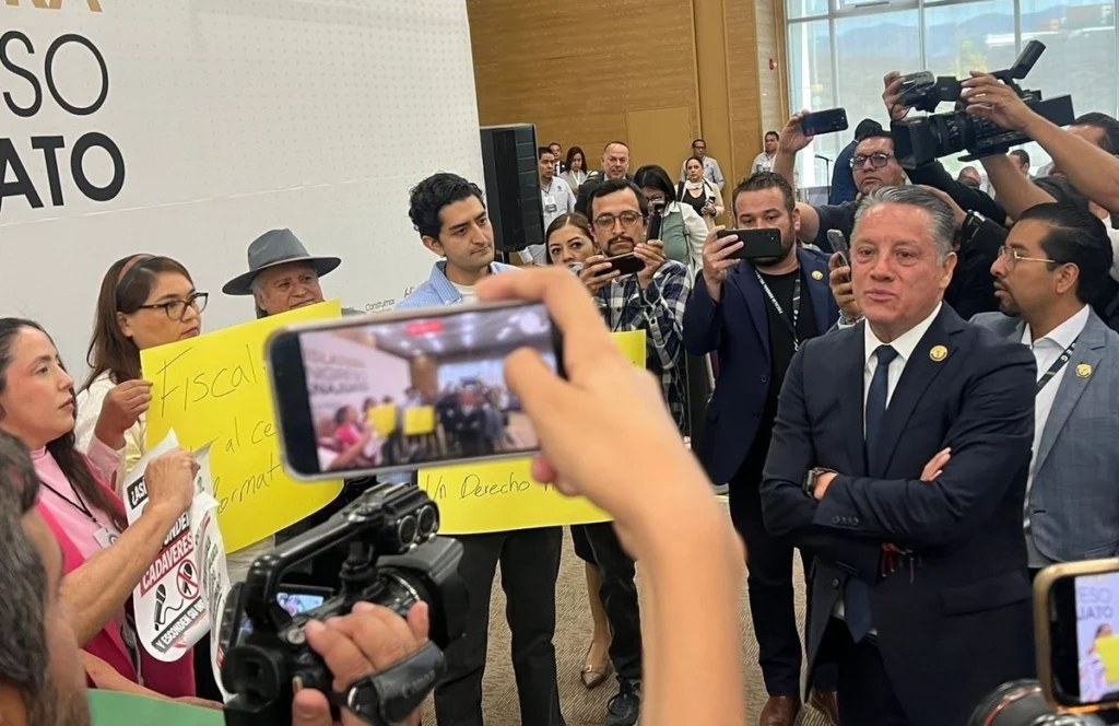 reporteros-en-guanajuato-exigen-al-fiscal-vazquez-alatriste-garantizar-acceso-a-la-informacion_53cf33d5-3ff4-46cc-95fe-cd3bd218afeb_medialjnimgndimage=fullsize