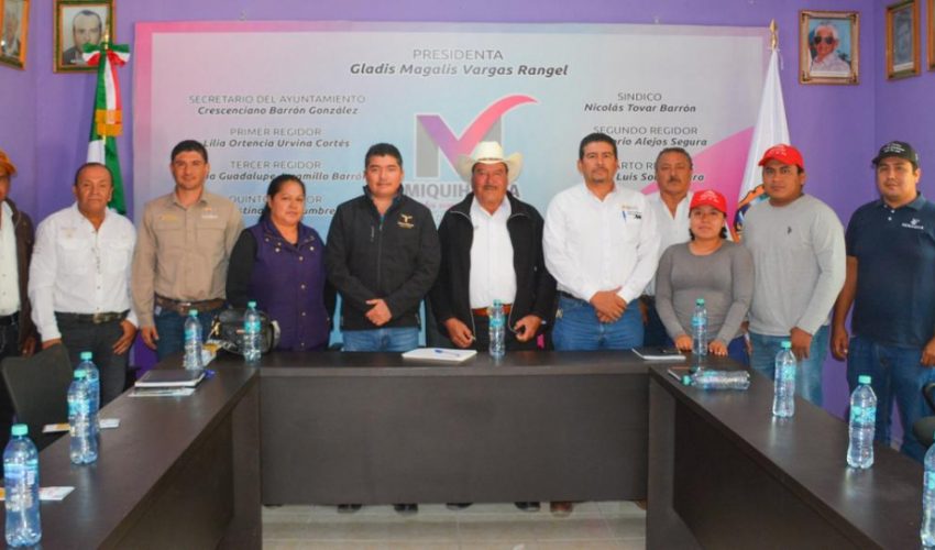 SRU-055-2026.-Promueven-acciones-preventivas-contra-el-gusano-barrenador-en-Miquihuana-3-850x500