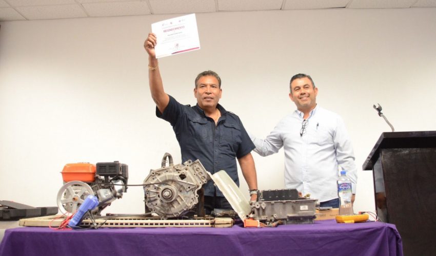 UPV-008-2026.-Refuerza-UPV-especializacion-de-sus-estudiantes-con-capacitacion-en-tecnologia-de-autos-hibridos-2-850x500