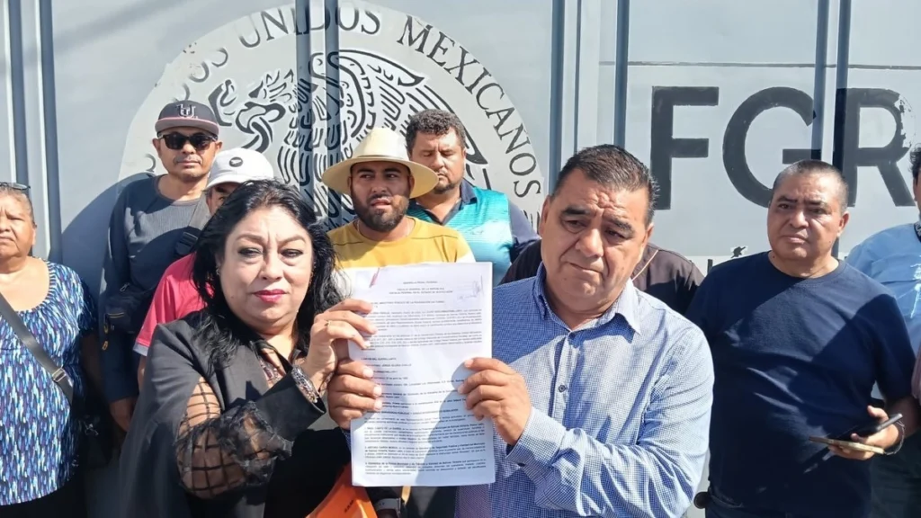 denuncian-transportistas-ante-fgr-extorsiones-por-parte-del-municipio-de-salinas-victoria-en-nuevo-leon_51e602f2-fa81-4910-998d-34b0b19f22e3_medialjnimgndimage=fullsize