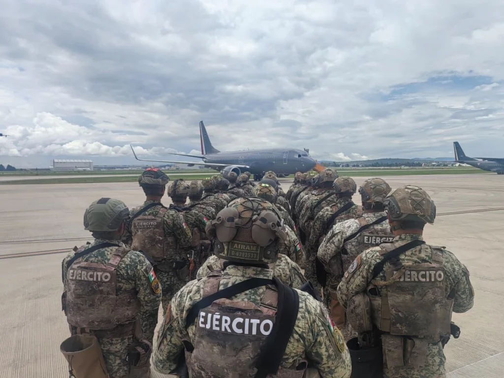 ejercito-envia-mas-soldados-a-durango-700-participan-en-operativos-y-300-se-quedaran_b19e54cb-75c2-46b9-9c60-5b74da91ab7b_medialjnimgndimage=fullsize (1)