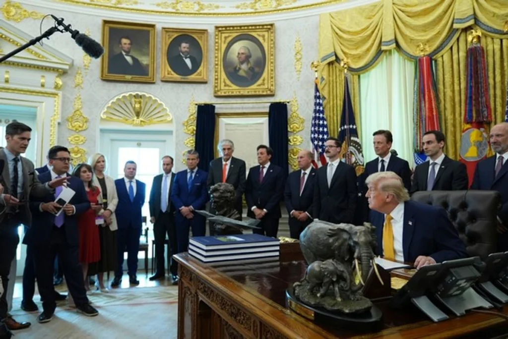 trump-convoca-a-fabricantes-de-armas-para-acelerar-produccion-le-preocupa-la-reserva-de-misiles_8fbdbcf1-3496-45ea-b25e-38da8ffb253f_medialjnimgndimage=fullsize