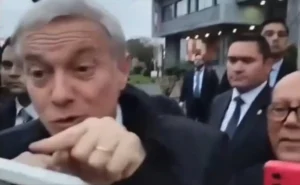 usted-es-un-nazi-tiene-a-los-viejos-sin-pensiones-mujer-encara-a-jose-antonio-kast-durante-acto-en-chile_46e9f265-9e05-4857-813e-933abedf5ce9_media