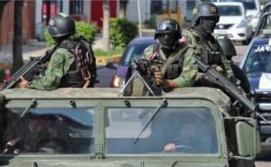 abaten-a-presunto-pistolero-tras-choque-armado-con-militares-en-zacatecas_a27c1a80-0d35-40b6-b0c8-73ea980b7a2f_medialjnimgndimage=fullsize