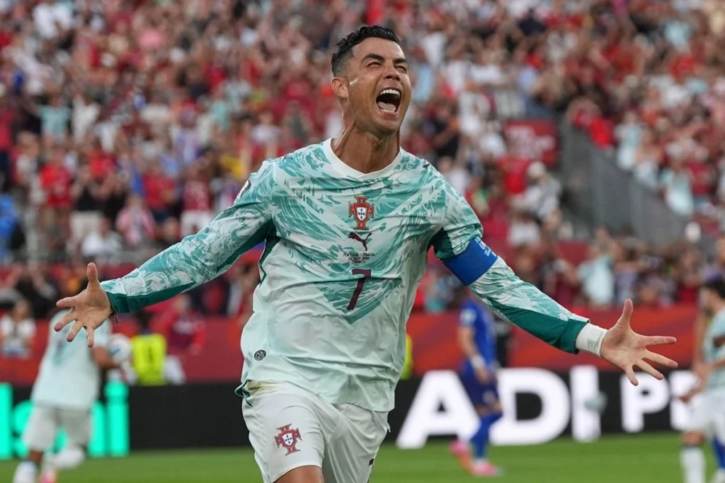 portugal-y-cr7-siguen-con-vida-en-el-mundial-vencen-21-a-la-croacia-de-luka-modric_046c2dc0-53ff-41d4-a83b-4bc9483e74ca_medialjnimgndimage=fullsize
