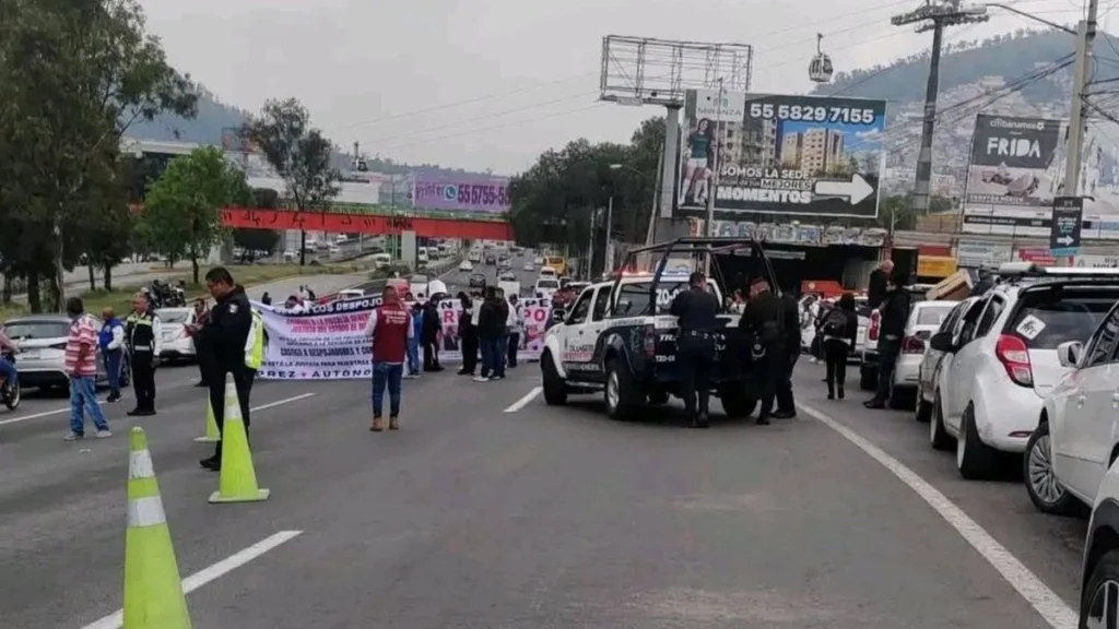 uprez-bloquea-parcialmente-autopista-mexicopachuca-genera-caos-vial-en-san-juan-ixhuatepec_d53b886c-6c3d-479f-bde2-a920683a03b7_medialjnimgndimage=fullsize